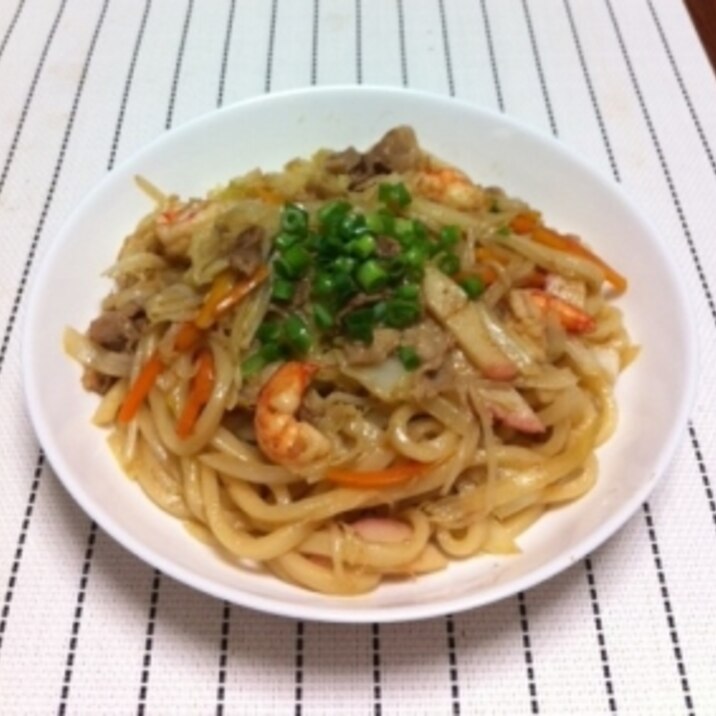 具だくさん♪あっさり和風味の焼きうどん☆